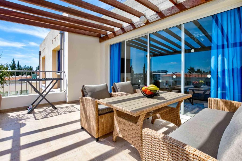 Penthouse Carina Apartman Paphos Kültér fotó