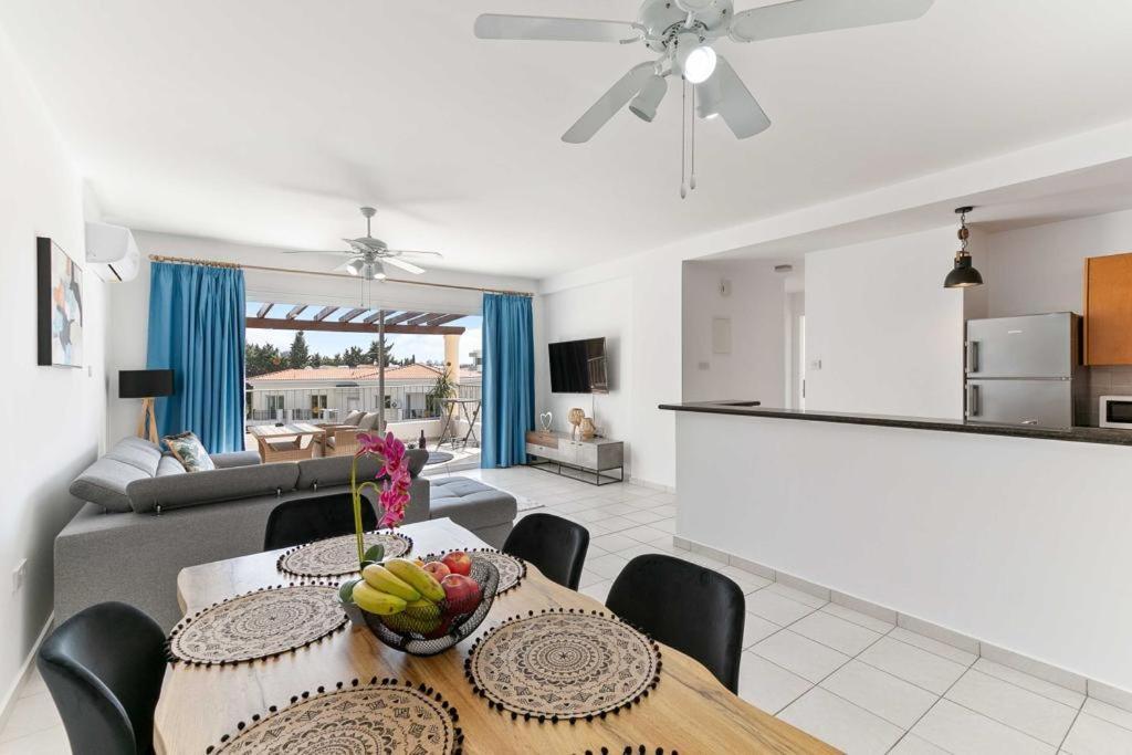 Penthouse Carina Apartman Paphos Kültér fotó